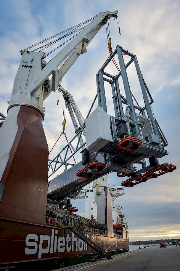 Cruise upgrade reaches milestone at the Port of Southampton with double air bridge delivery