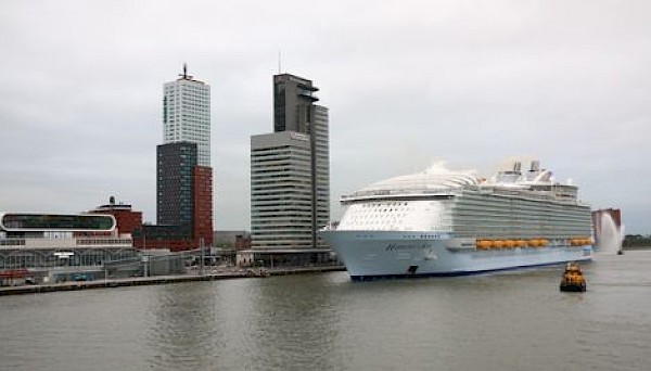 Harmony of the Seas sailing into the heart of Rotterdam